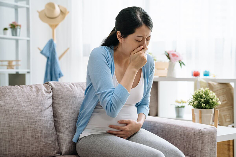 đau bụng dưới khi mang thai 4 tháng